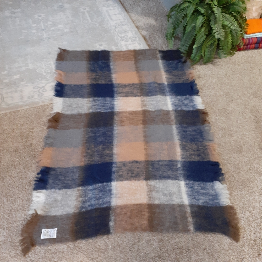 Avoca handweavers Irish blanket